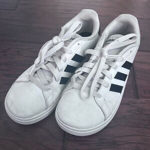 Adidas Sneakers